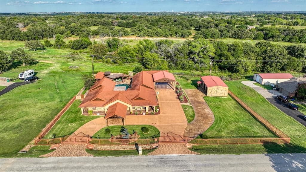 127 Saddle Club Rd