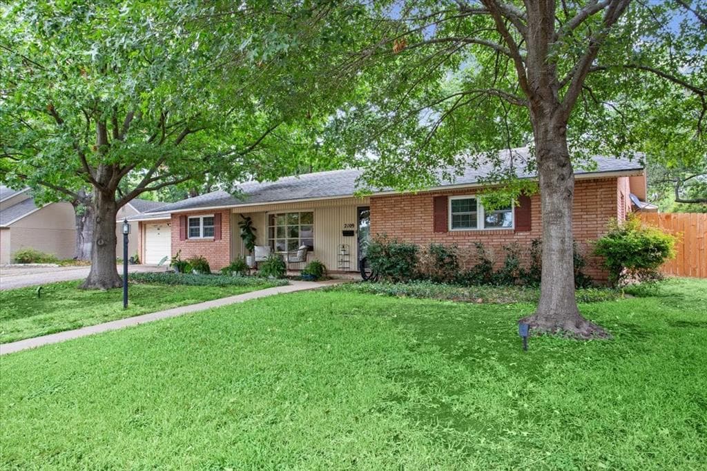 2109 Lake James Dr