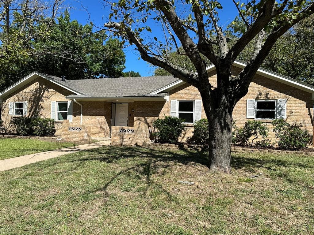 3213 Mimosa Dr