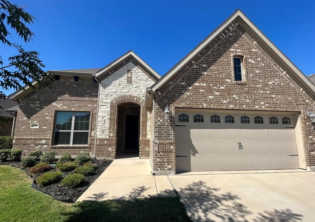 1563 Country Crest Dr