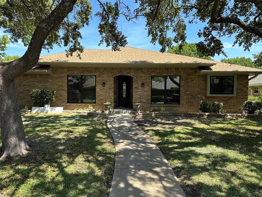 2217 Chamberlain Dr
