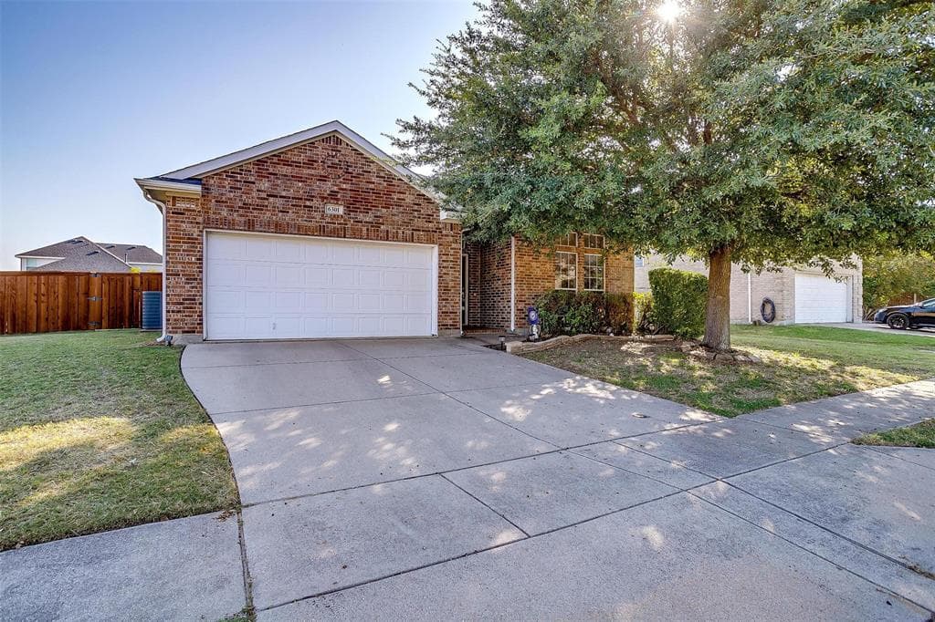 6301 Ferncreek Ln