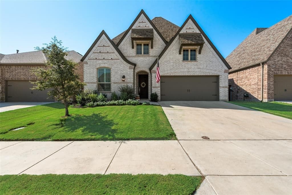 1633 Everitt Trl