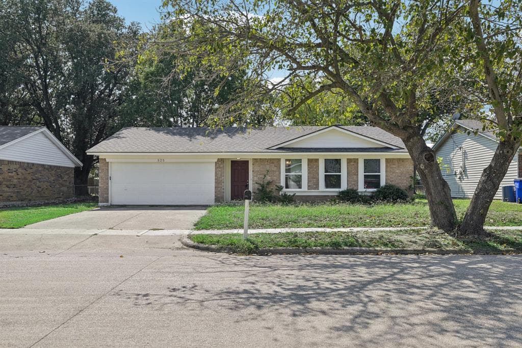 525 Southlake Dr