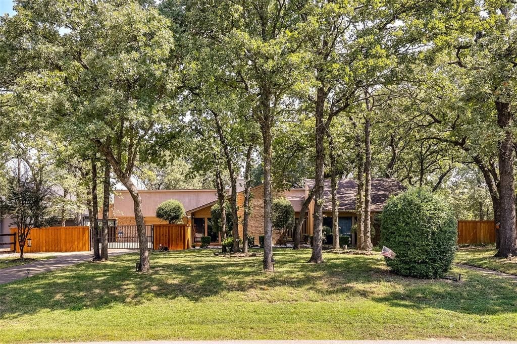 1007 Oak Tree Dr