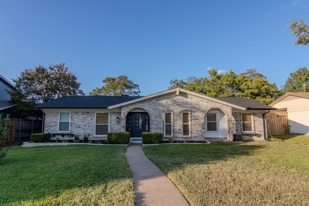 1305 Edgewood Dr
