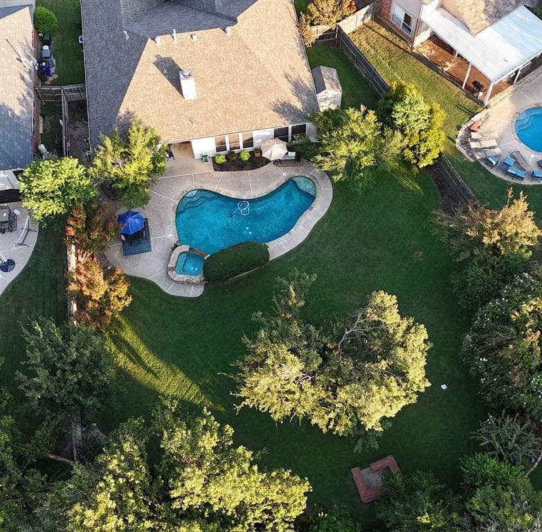 16 Adams Ct