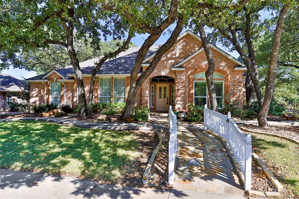 813 Holly Ridge Ct