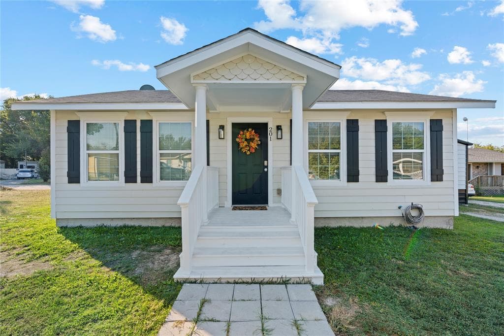201 Spring Valley Cir