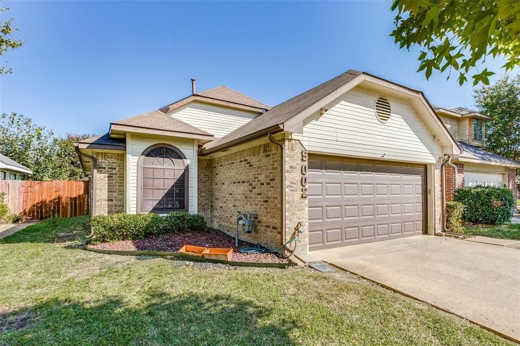 5002 Tree Top Ln