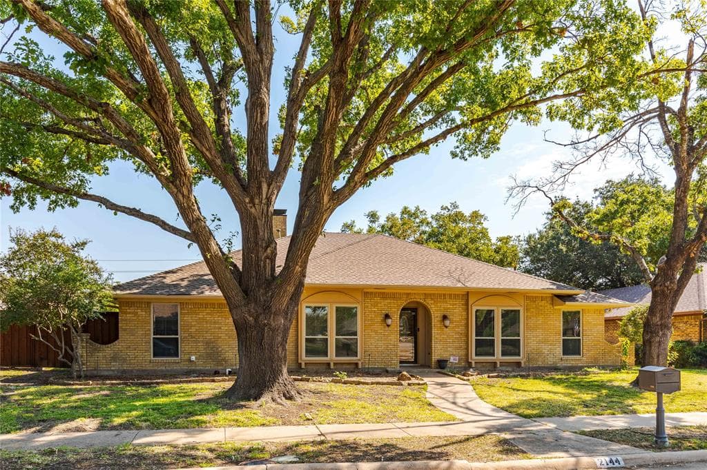 2144 Hondo Dr