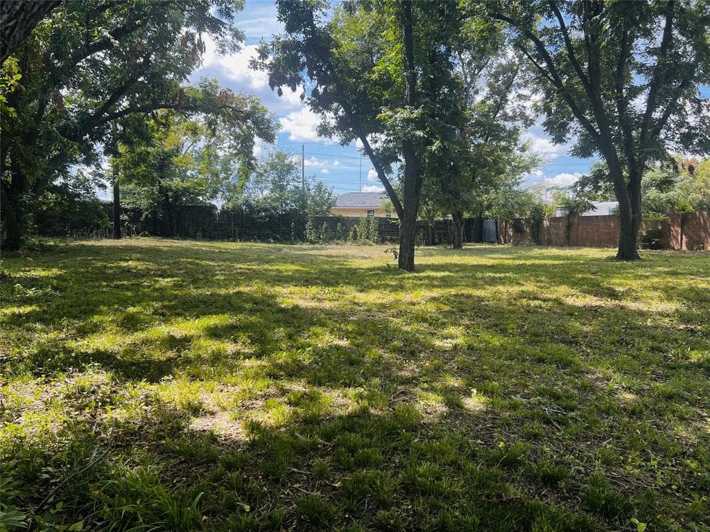 2101 E Pecan Ln
