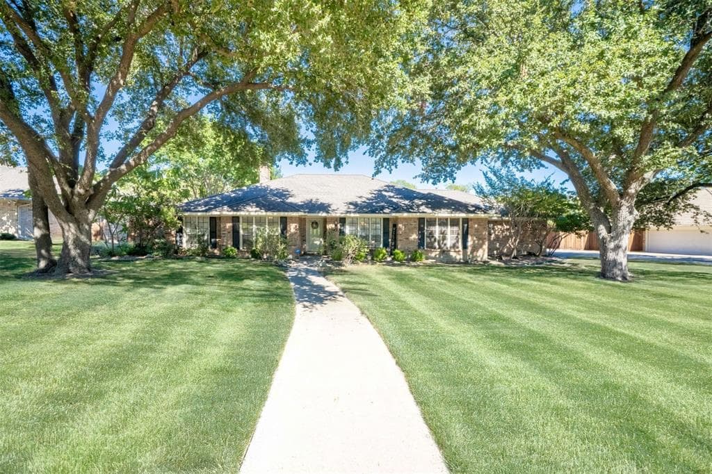 3710 S Country Club Rd