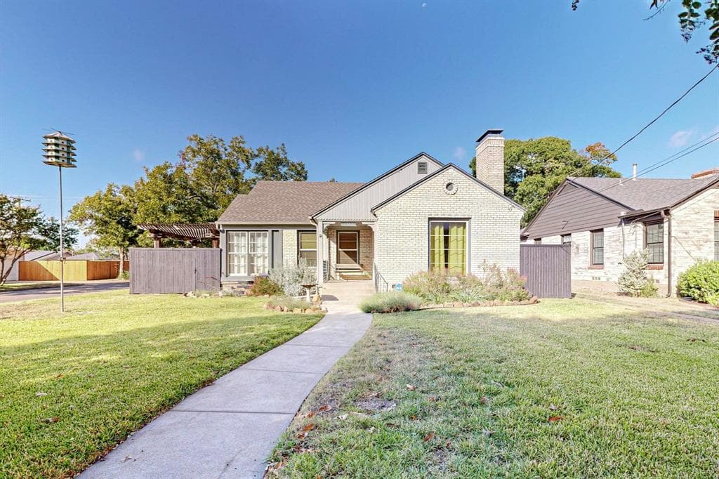 1303 Walter Dr