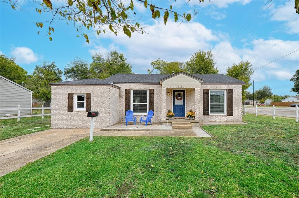1405 Lakeside Dr