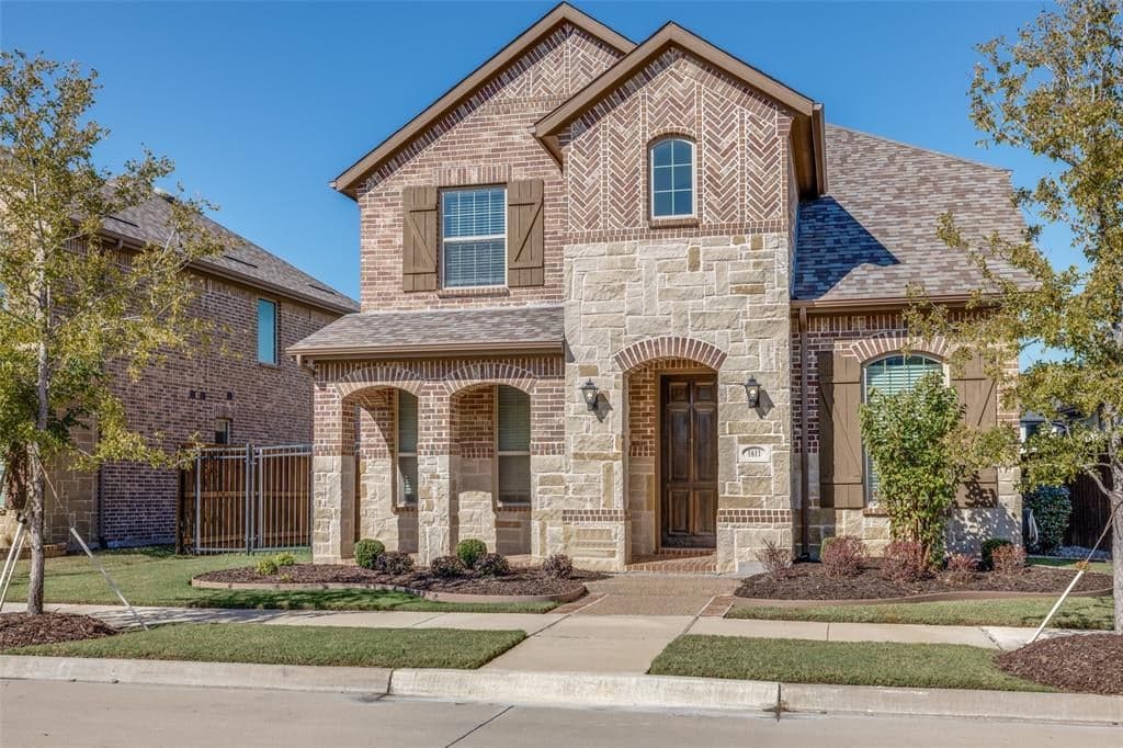 1611 Rose Willow Way