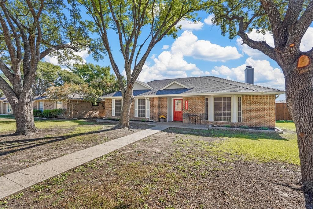 2117 Rockbluff Dr