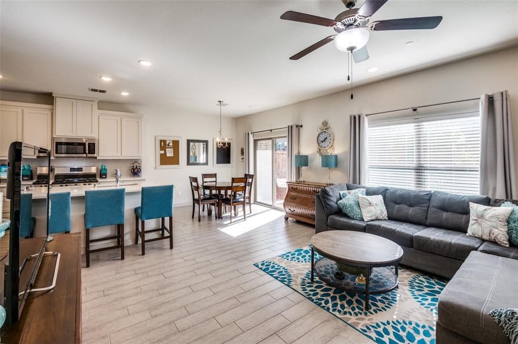 2728 Splendor Ln