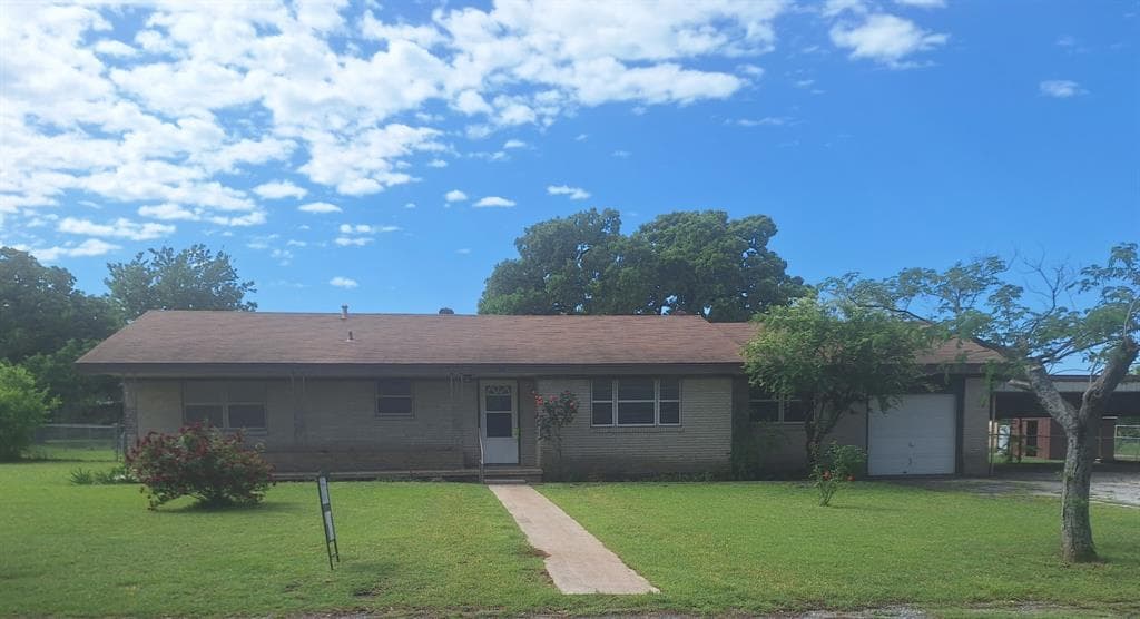301 Mockingbird Ln