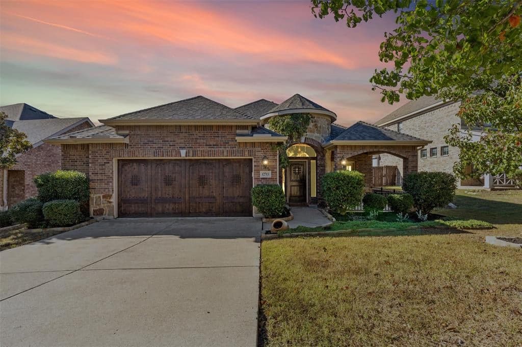 12713 Lizzie Pl
