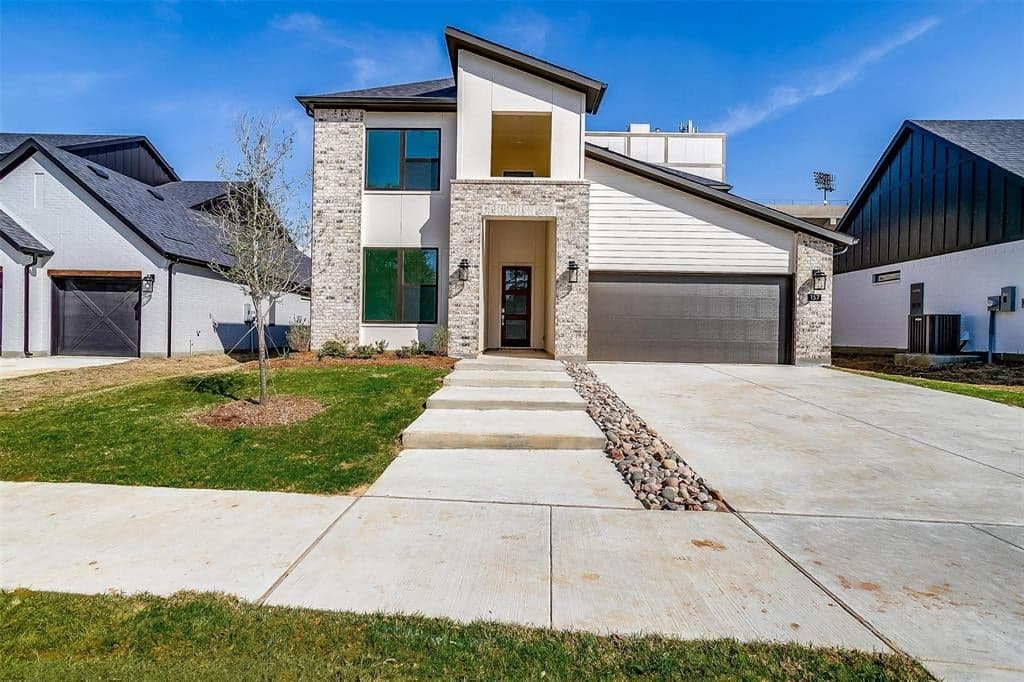 137 Paxton Cir