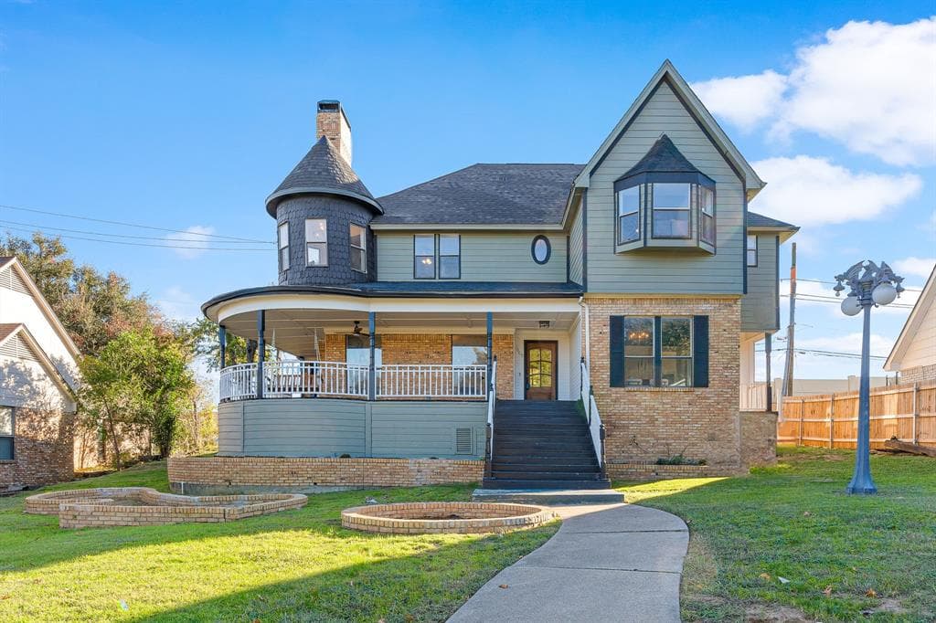 1005 Austrian Rd