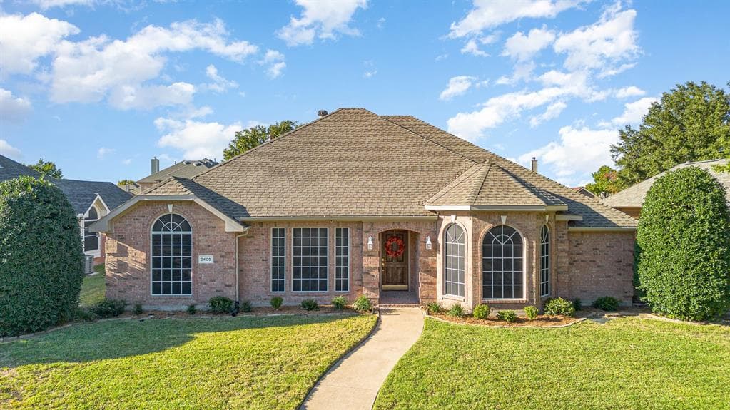 2405 Balsam Dr