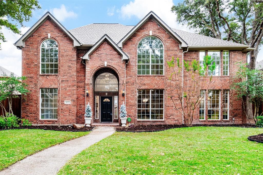 4572 Old Pond Dr