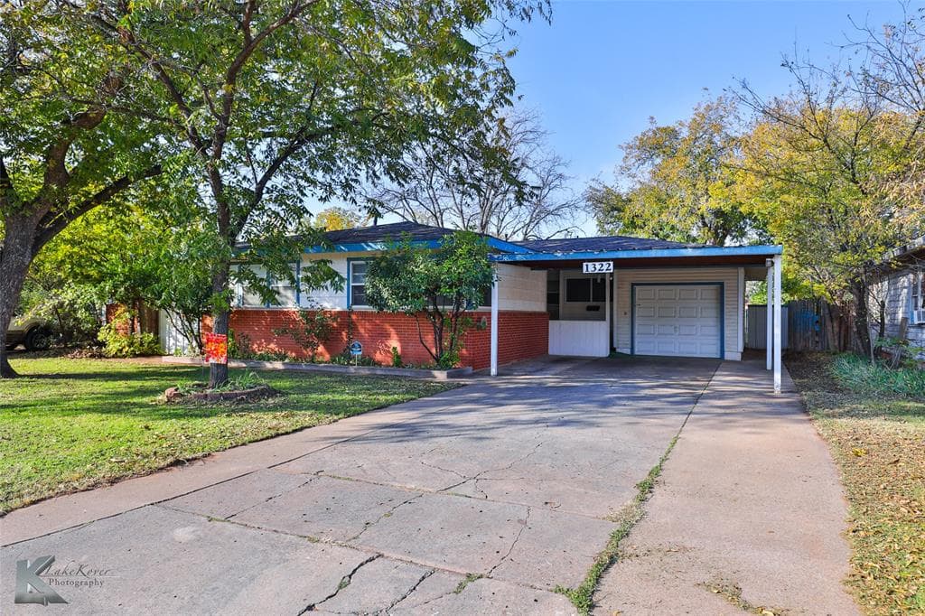 1322 S Jefferson Dr