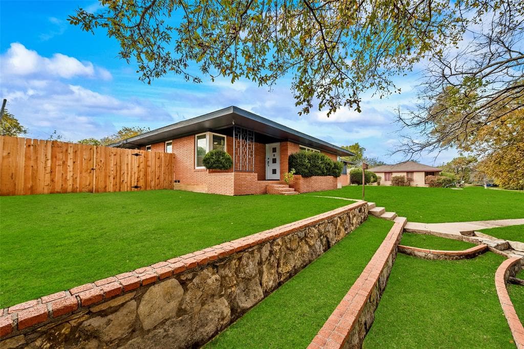 3116 N Glen Garden Dr