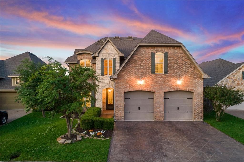 1013 Windstone Dr