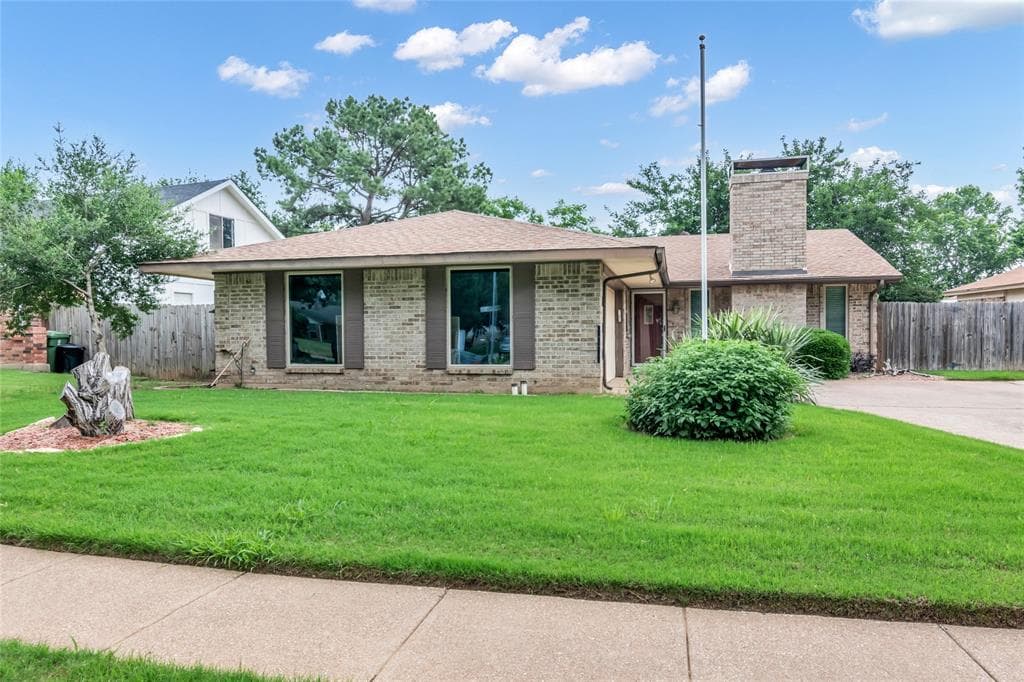 2940 Woodbridge Dr
