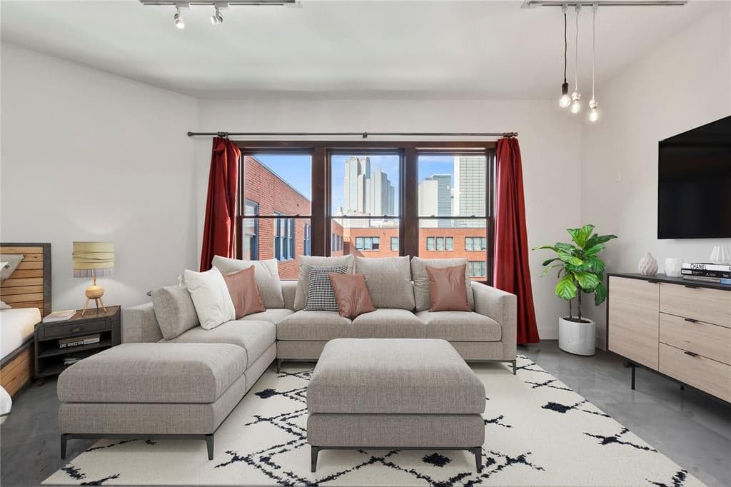 2502 Live Oak St Apt 317