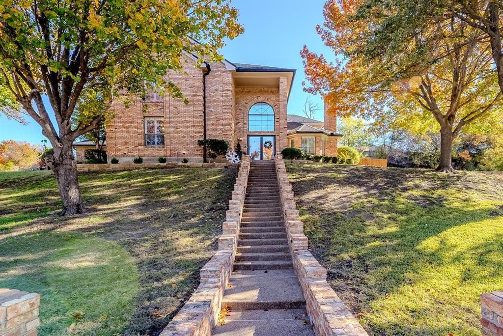 16 Thornhill Rd