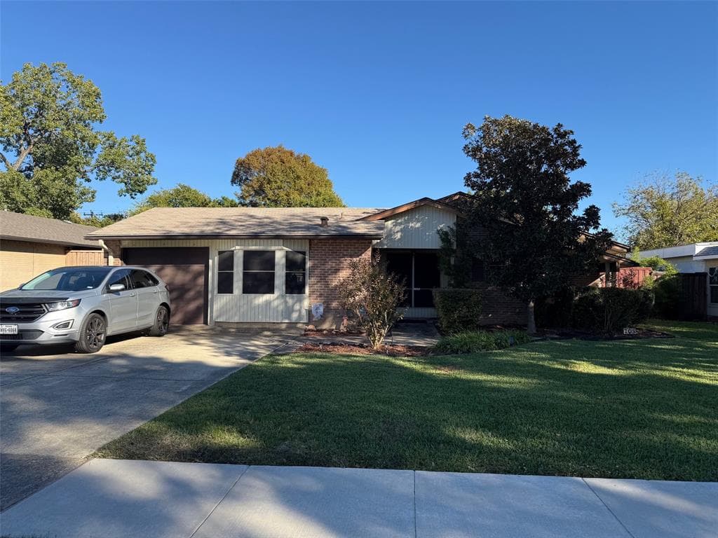 308 Oxford Dr