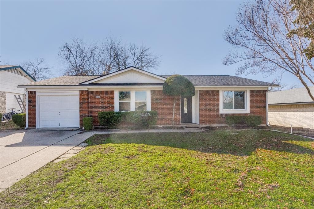 3504 Birchwood Ln