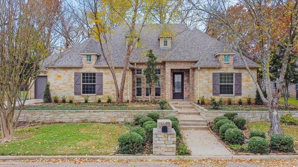2600 Creekbend Cir