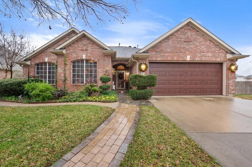 5208 Merced Dr