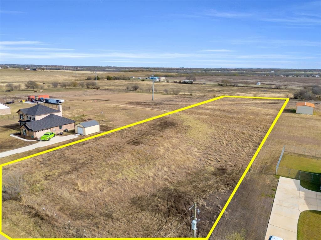 5716 County Road 1017