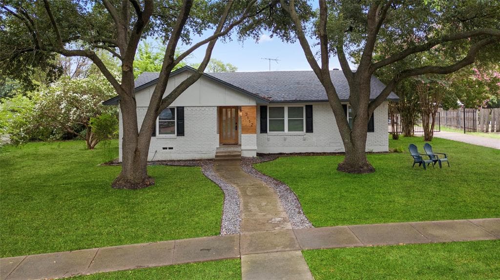 3112 Ruidosa Ave
