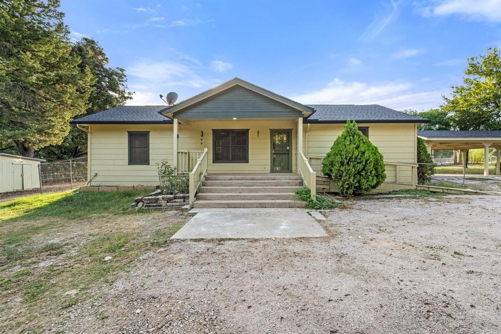 8706 County Road 863