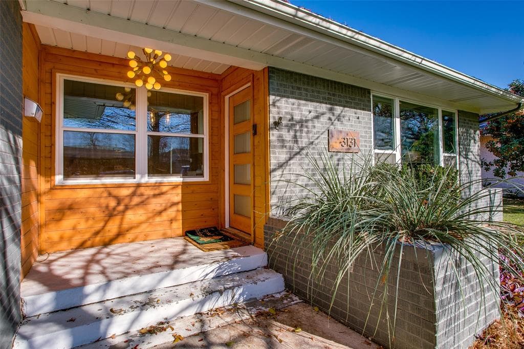 3131 Catamore Ln
