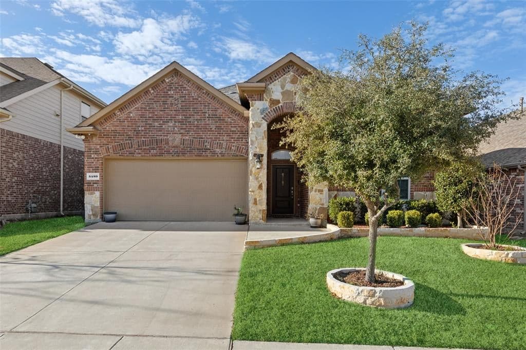5489 Connally Dr