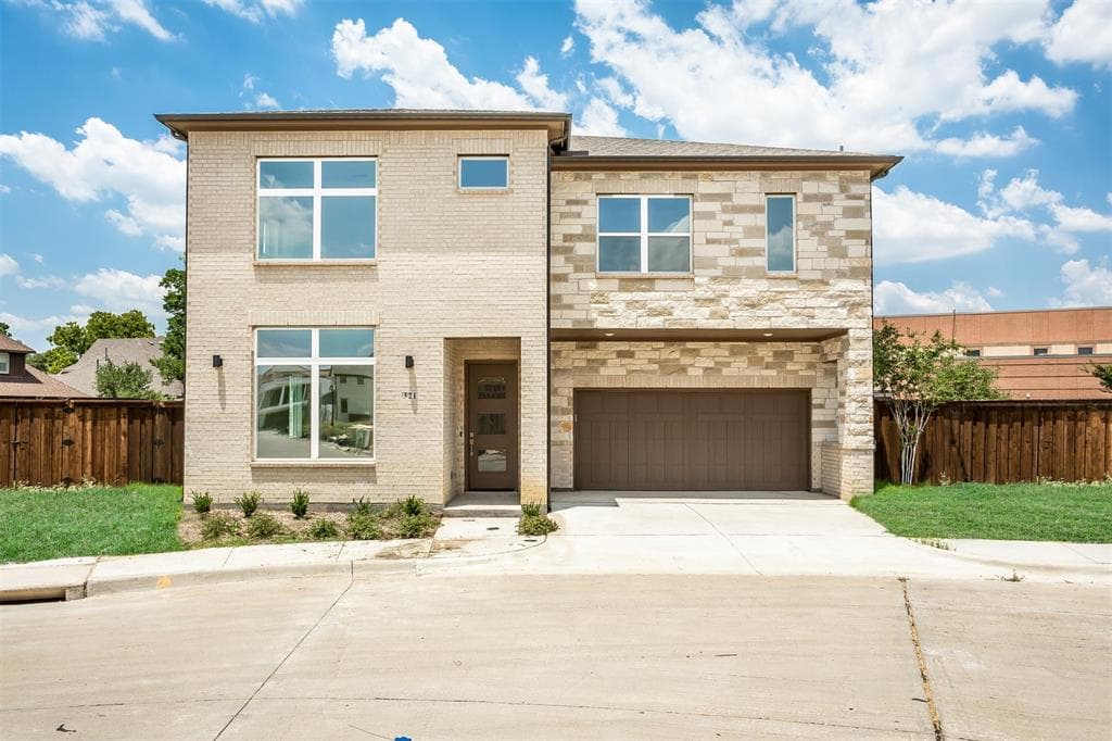 321 Sugarbush Ln
