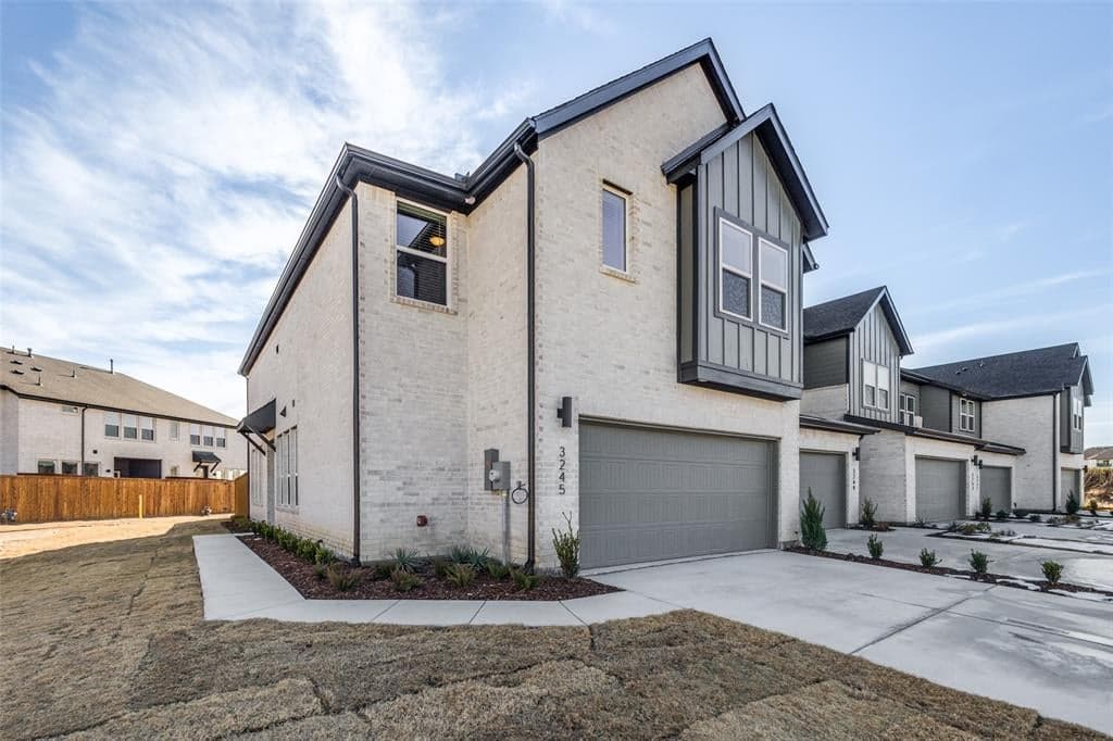 3245 Rustic Creek Dr
