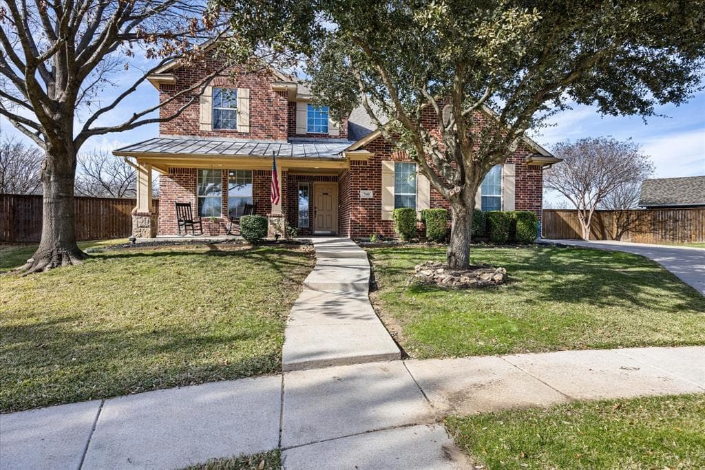 700 Lone Oak Ct