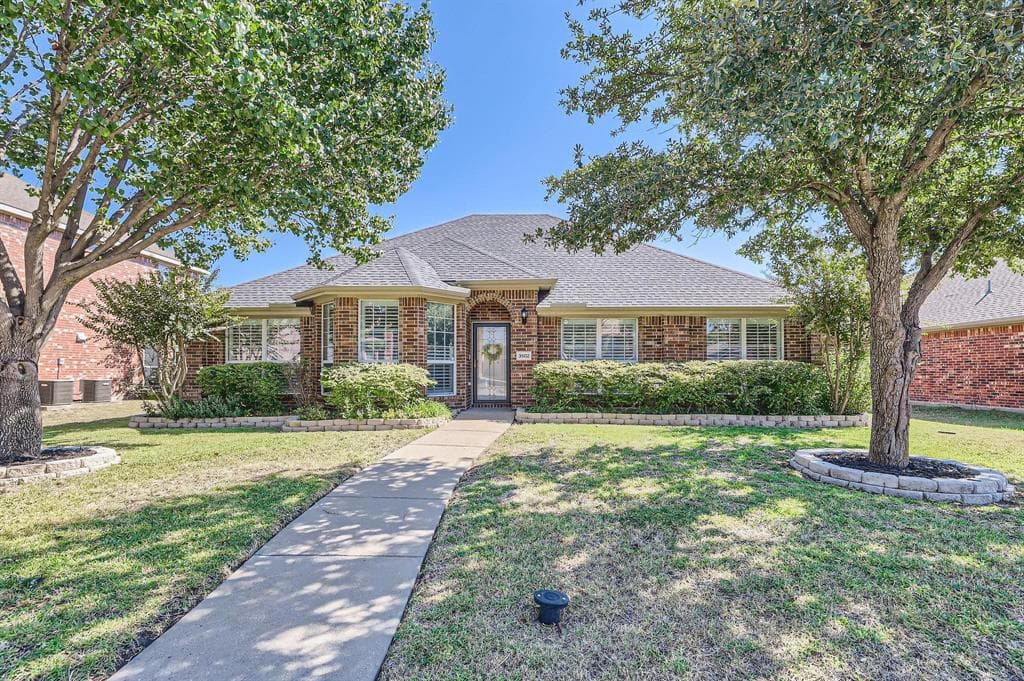 3502 Manor Dr