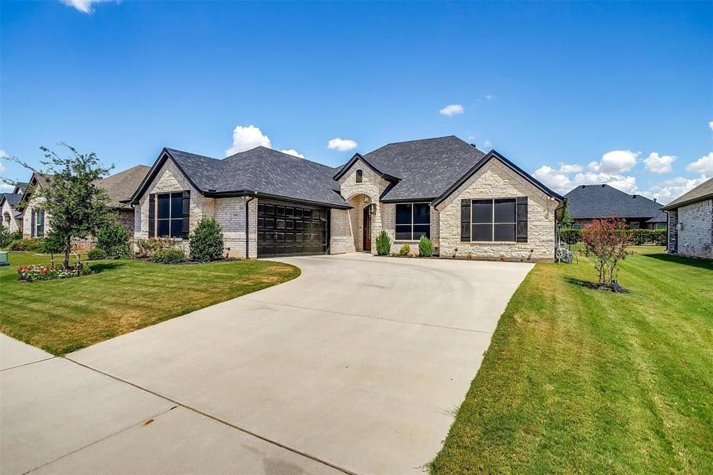 1058 Mickelson Dr
