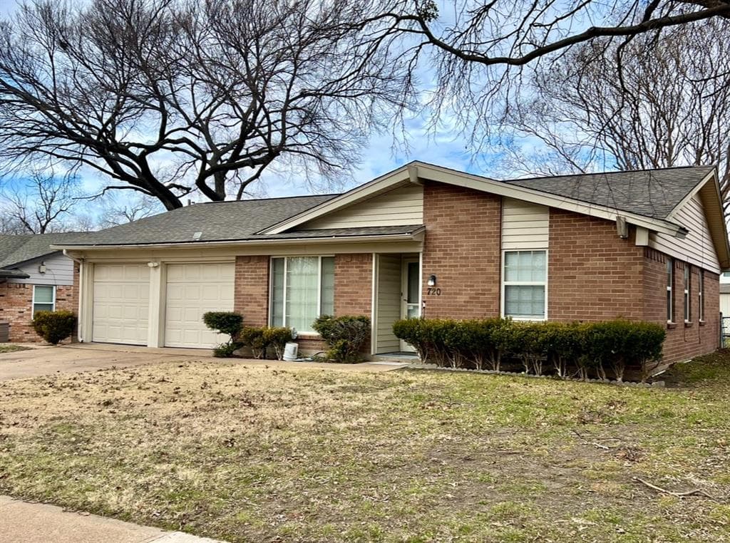 720 Kindred Ln