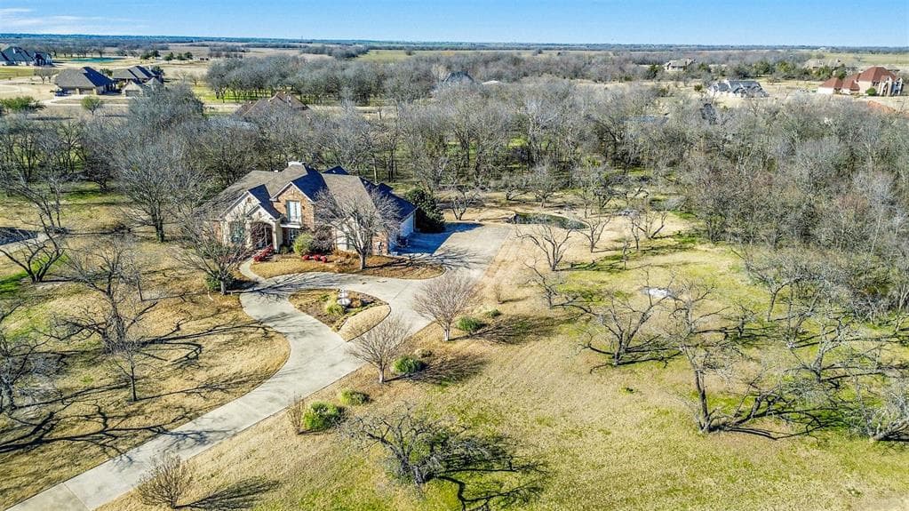 220 Woodbluff Ct